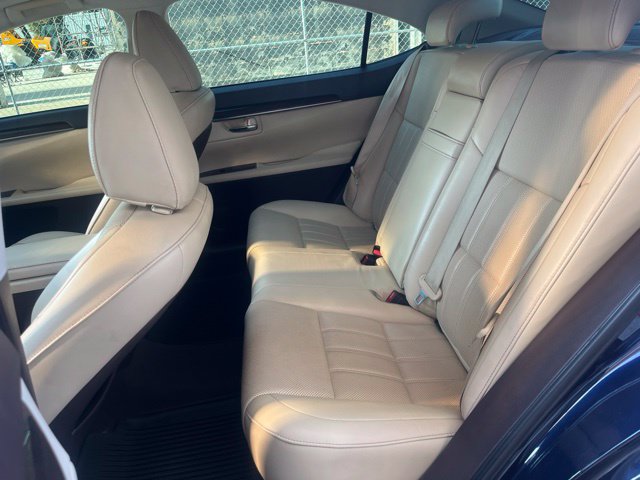 Used 2018 Lexus ES 350 w/ Luxury Package w/Wood Trim FWD image 38