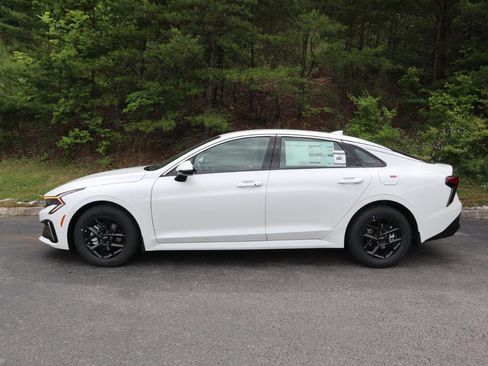 New 2025 Kia K5 LXS FWD image 2