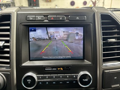 Used 2021 Ford Expedition XLT image 16