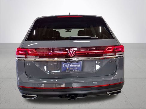 New 2026 Volkswagen Atlas SE image 12