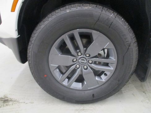 New 2025 Nissan Frontier SV image 11