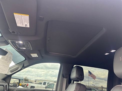 Used 2021 Chevrolet Silverado 1500 High Country w/ Technology Package image 14