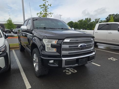 Used 2017 Ford F150 Platinum w/ Equipment Group 701A Luxury AWD/4WD image 4