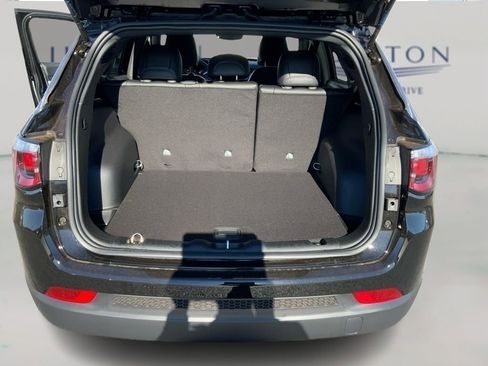 New 2026 Jeep Compass Latitude image 11