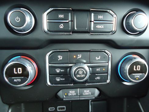Used 2024 Chevrolet Tahoe LS w/ Driver Alert Package AWD/4WD image 18