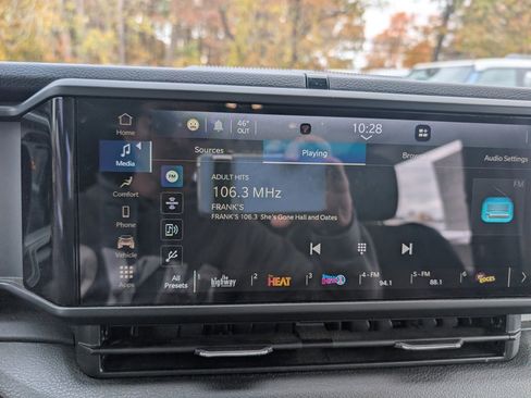 Used 2025 Jeep Wrangler Sport image 22