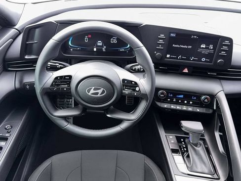 Used 2026 Hyundai Elantra SEL Sport Premium FWD image 17