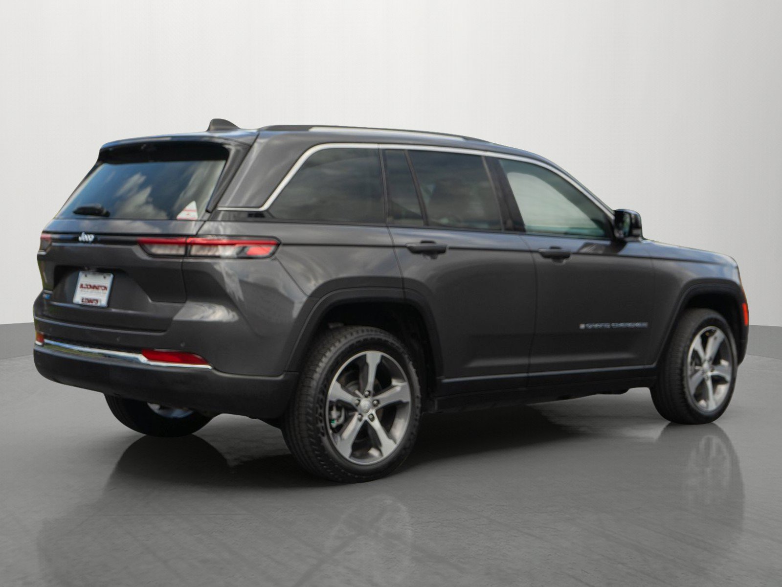 Used 2023 Jeep Grand Cherokee 4WD 4xe w/ Luxury Tech Group II image 7