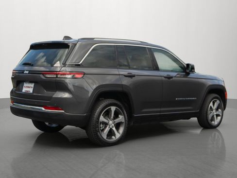 Used 2023 Jeep Grand Cherokee 4WD 4xe w/ Luxury Tech Group II image 7