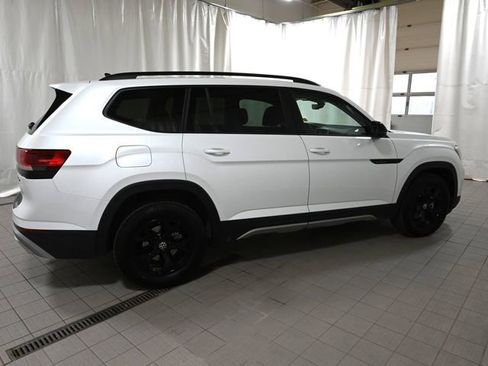 Used 2024 Volkswagen Atlas Peak Edition SEL AWD/4WD image 15