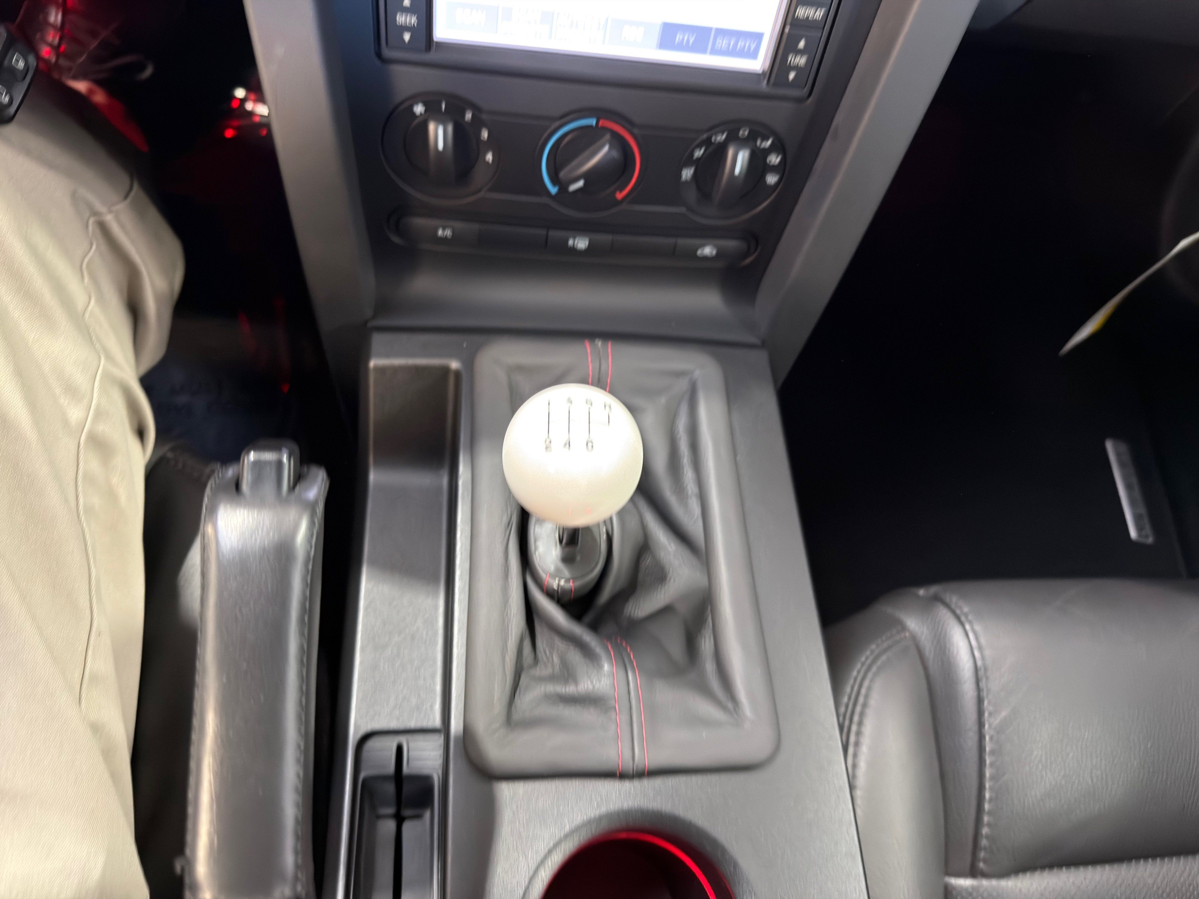 Used 2009 Ford Mustang Shelby GT500 RWD image 25