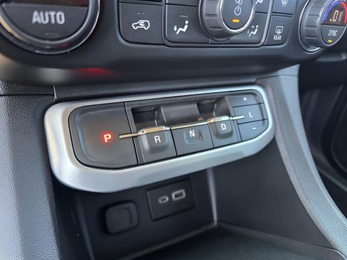 Used 2020 GMC Acadia SLE image 22