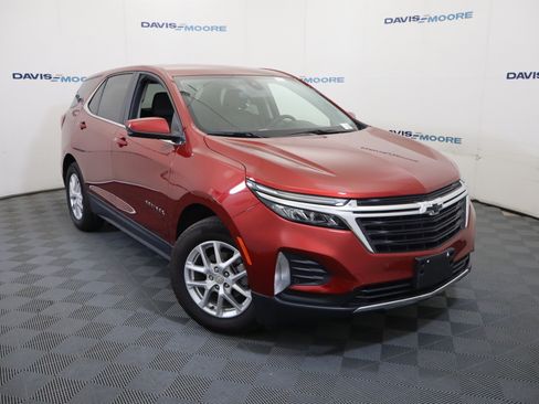 Used 2024 Chevrolet Equinox LT w/ LPO, Floor Liner Package FWD image 2