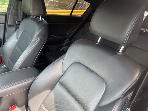 Used 2020 Kia Sportage S image 13