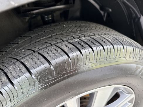 Used 2024 Nissan Pathfinder SL image 12