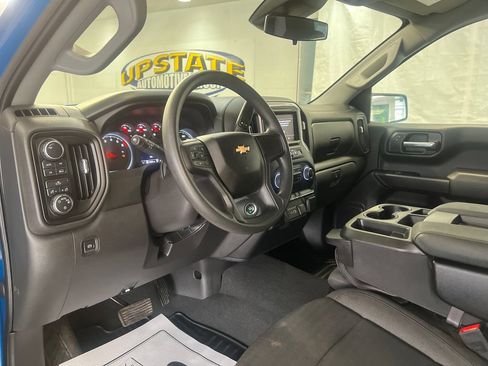 Used 2023 Chevrolet Silverado 1500 Custom AWD/4WD image 18