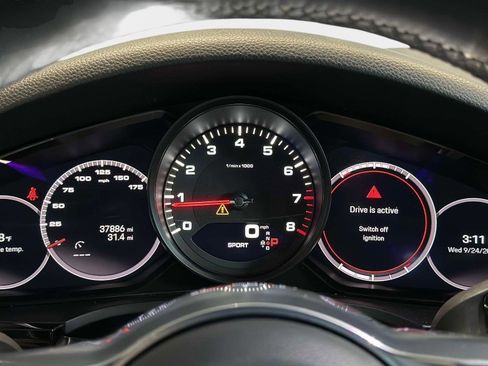 Used 2022 Porsche Cayenne image 27