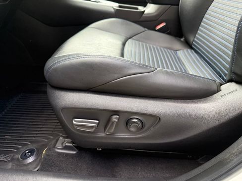 Used 2022 Toyota RAV4 XSE AWD/4WD image 16
