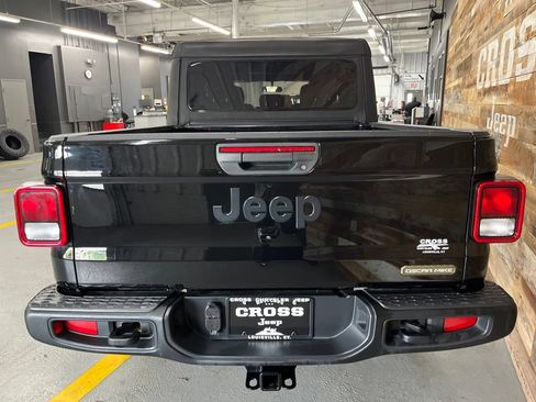 Used 2023 Jeep Gladiator Sport AWD/4WD image 24
