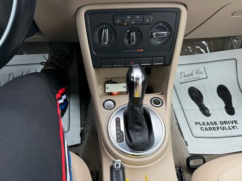 Used 2013 Volkswagen Beetle 2.5 image 26