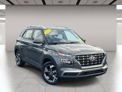 Used 2025 Hyundai Venue SEL
