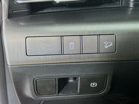 Certified 2025 Hyundai Kona SEL FWD image 10