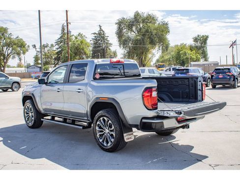 Used 2024 GMC Canyon Denali AWD/4WD image 9