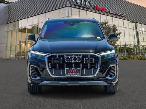 Used 2025 Audi Q7 2.0T Premium w/ Convenience Package AWD/4WD image 2