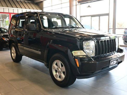 Used 2012 Jeep Liberty Sport AWD/4WD image 3