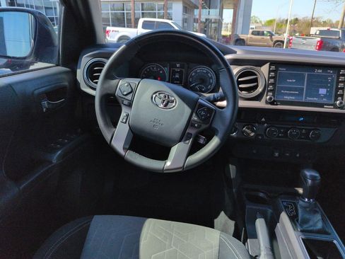 Used 2023 Toyota Tacoma TRD Off-Road image 13