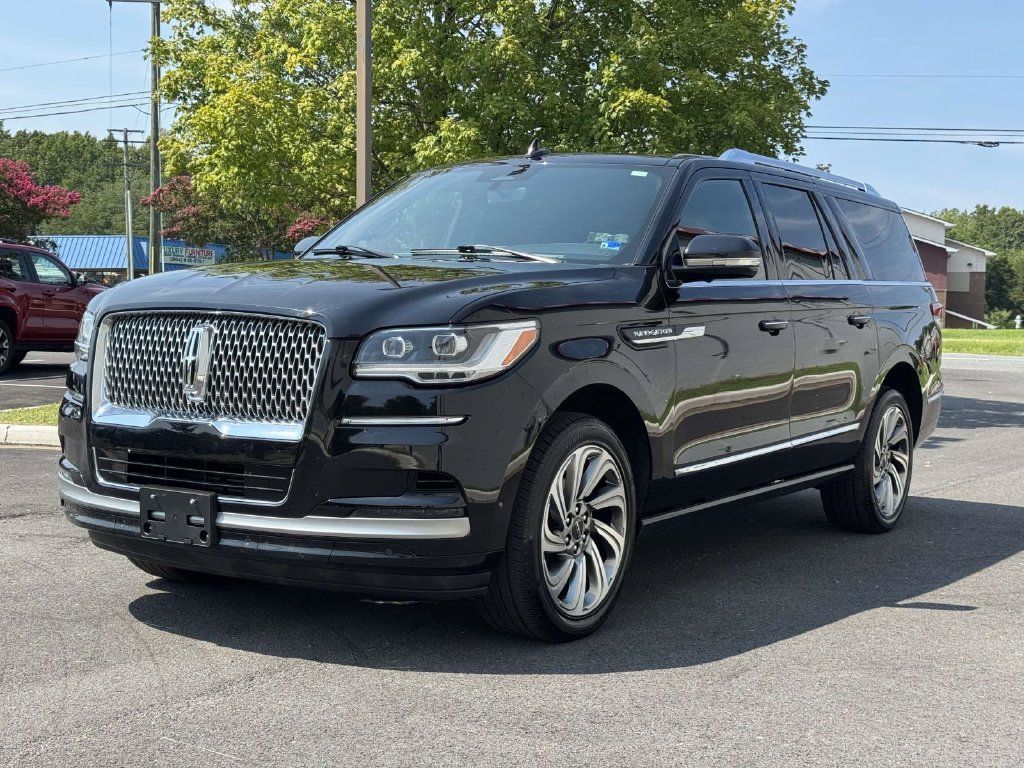 Used 2024 Lincoln Navigator L 4WD image 26