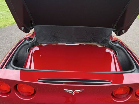 Used 2008 Chevrolet Corvette Coupe w/ Preferred Equipment Group RWD image 32