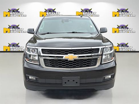 Used 2015 Chevrolet Suburban LT image 2