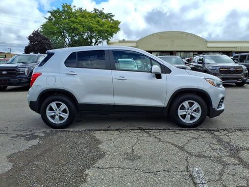 Used 2020 Chevrolet Trax LS w/ Tint and Cruise Package FWD image 6