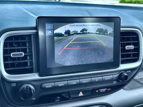 Used 2025 Hyundai Venue SEL FWD image 19