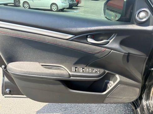 Used 2018 Honda Civic Si image 10