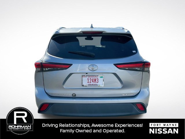 Used 2021 Toyota Highlander XLE AWD/4WD image 8