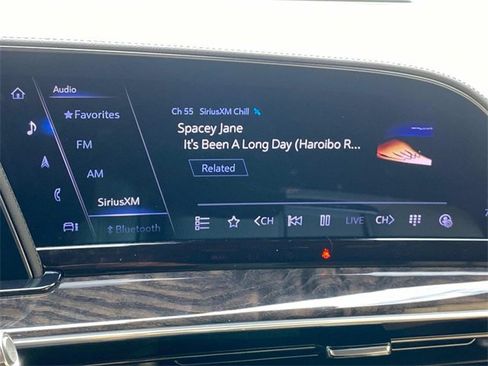 Used 2023 Cadillac Escalade Premium Luxury w/ Performance Package image 26