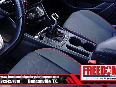 Used 2024 Volkswagen Jetta GLI 40th Anniversary Edition image 34