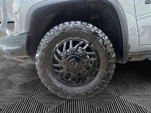 Used 2024 Chevrolet Silverado 3500 LT w/ Texas Edition image 9