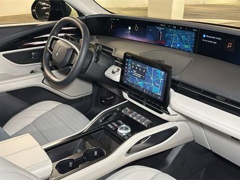 New 2026 Lincoln Nautilus Reserve w/ Jet Appearance Package image 7