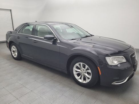 Used 2016 Chrysler 300 Limited RWD image 11
