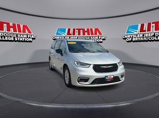 Used 2026 Chrysler Pacifica Select FWD video 2