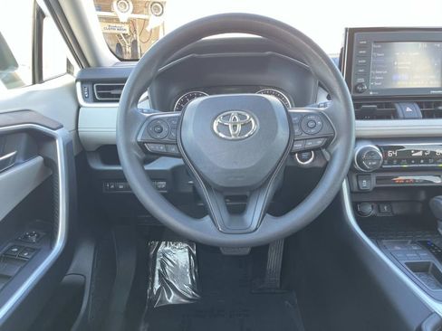 Used 2021 Toyota RAV4 XLE w/ Convenience Package image 14