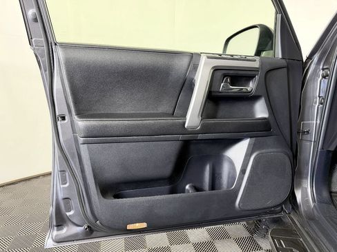 Used 2014 Toyota 4Runner SR5 RWD image 27