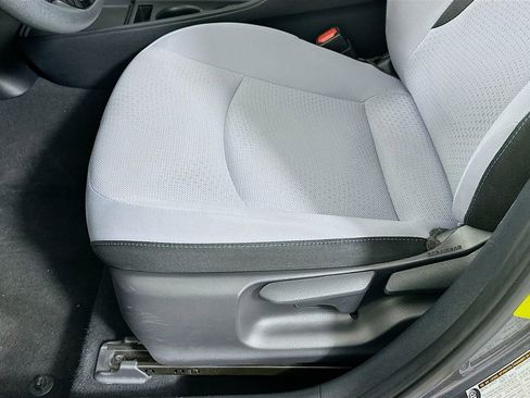 Used 2022 Toyota Prius LE FWD image 19