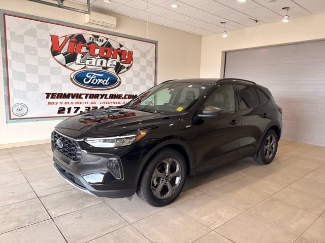 Used 2025 Ford Escape ST-Line FWD image 1