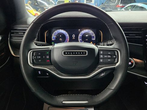 Used 2023 Jeep Wagoneer L Series II image 30