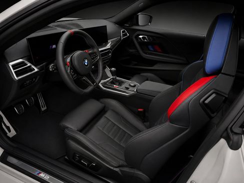 Used 2026 BMW M2 w/ Lighting Package RWD image 4