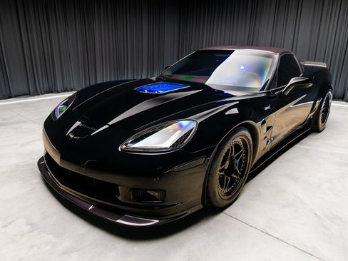 Used 2009 Chevrolet Corvette ZR1 w/ Preferred Equipment Group RWD image 10